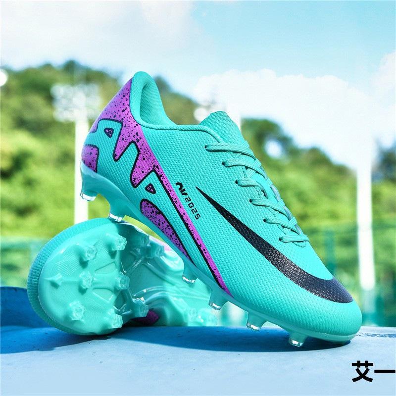 Indoor Outdoor Sports Shoes Professional Game Training Shoes Low Breathable Football Shoes