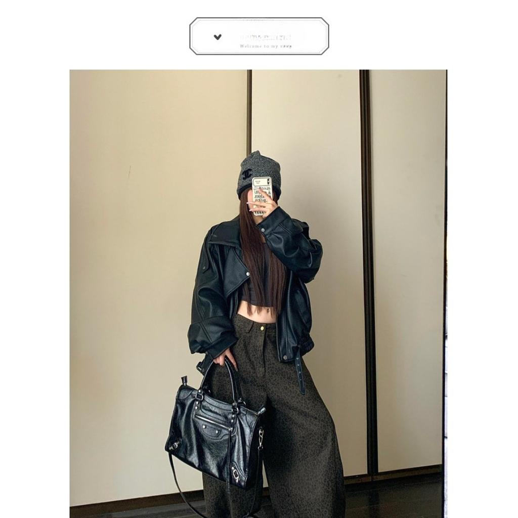 Hot Girl Cool Studded Caggle Motorcycle Bag Twist Tote Bag Oil Wax Cowhide Tote Bag Women's Single Shoulder Underarm Bag