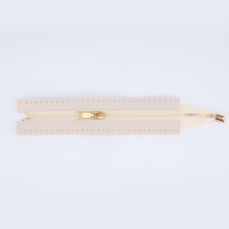 

Сумка-сетка через плечо с 31 отверстием, ручная работа, 24 см, молния с металлическими зубцами, материал ПУ. покинуть белый