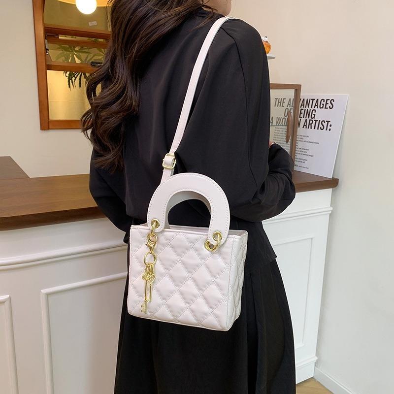 Solid color new version retro simple diamond embroidery thread casual shoulder crossbody portable small square bag woman