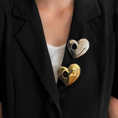 Stainless Steel Metal Glossy Hollow Heart Brooches for Women Men New Trendy Pin-Style Blazer Brooches Party Jewelry Accessories