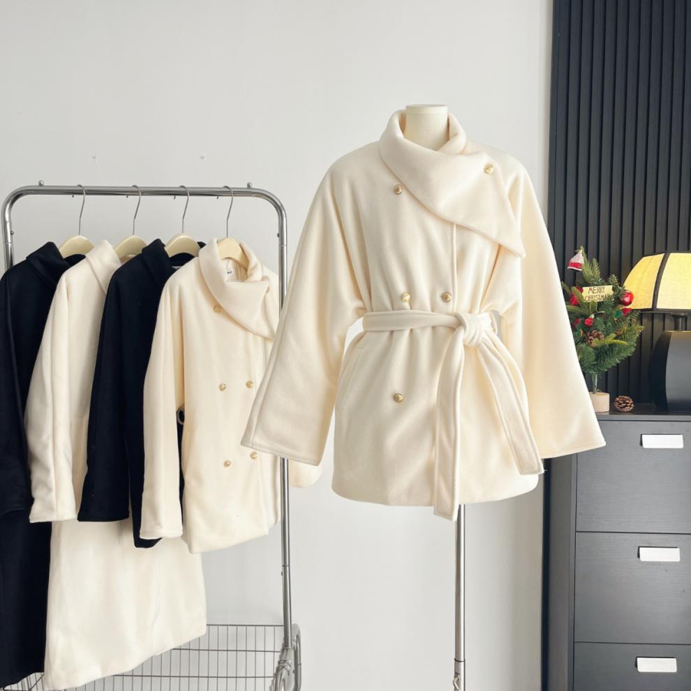 Xin Xing Women's Multi-color Tweed Wool Overcoat with Gold Buttons & Thin Belt – Winter 2024 Collection