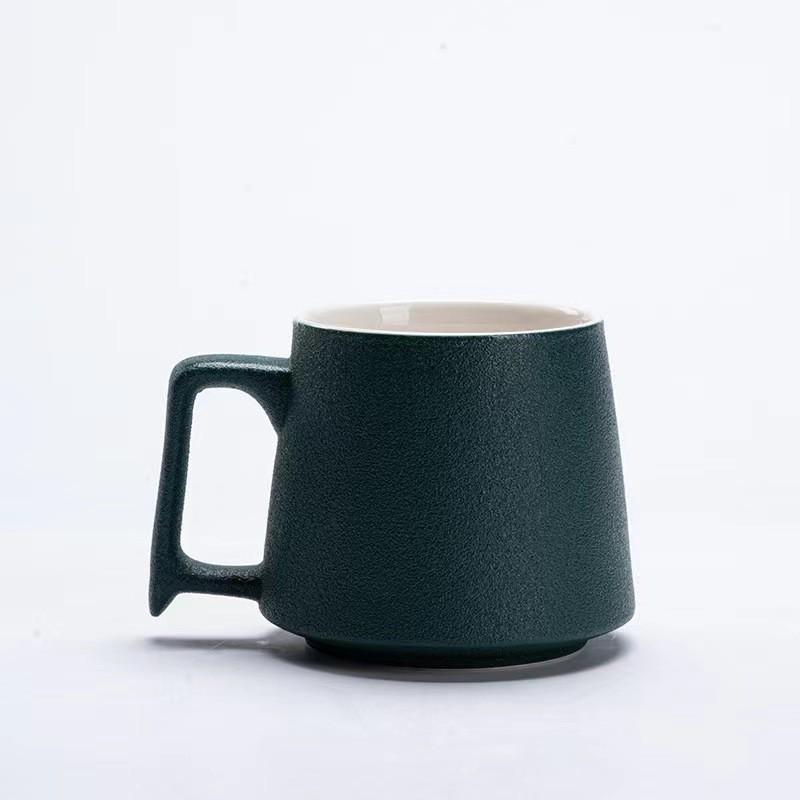 Hochwertiger matter Keramikbecher - Kaffeetasse mit großem Fassungsvermögen für Zuhause oder Büro, Option für individuelles Logo