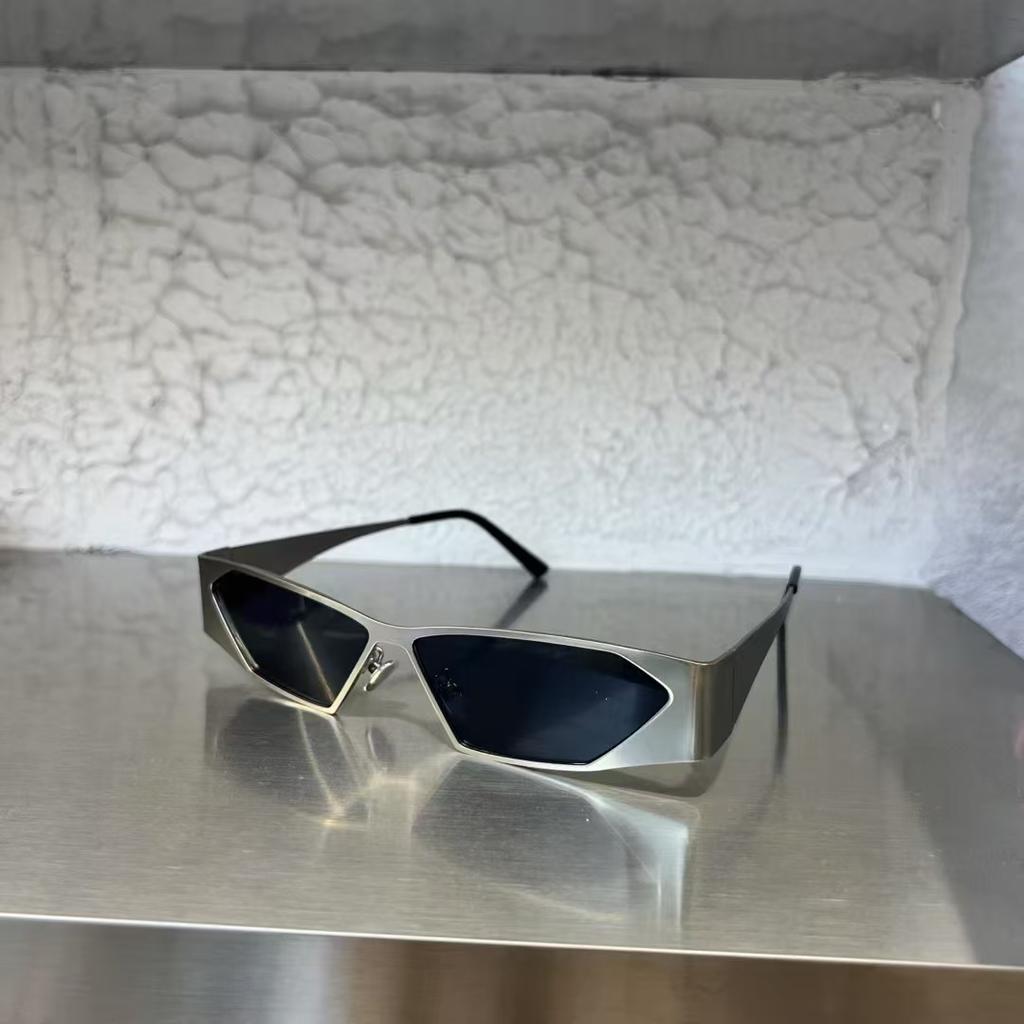 Punk Stylish Men’S Sunglasses Fashion Rectangle Shape Sun Glasses Women Outdoor Bicycling Sun Glasses For Women