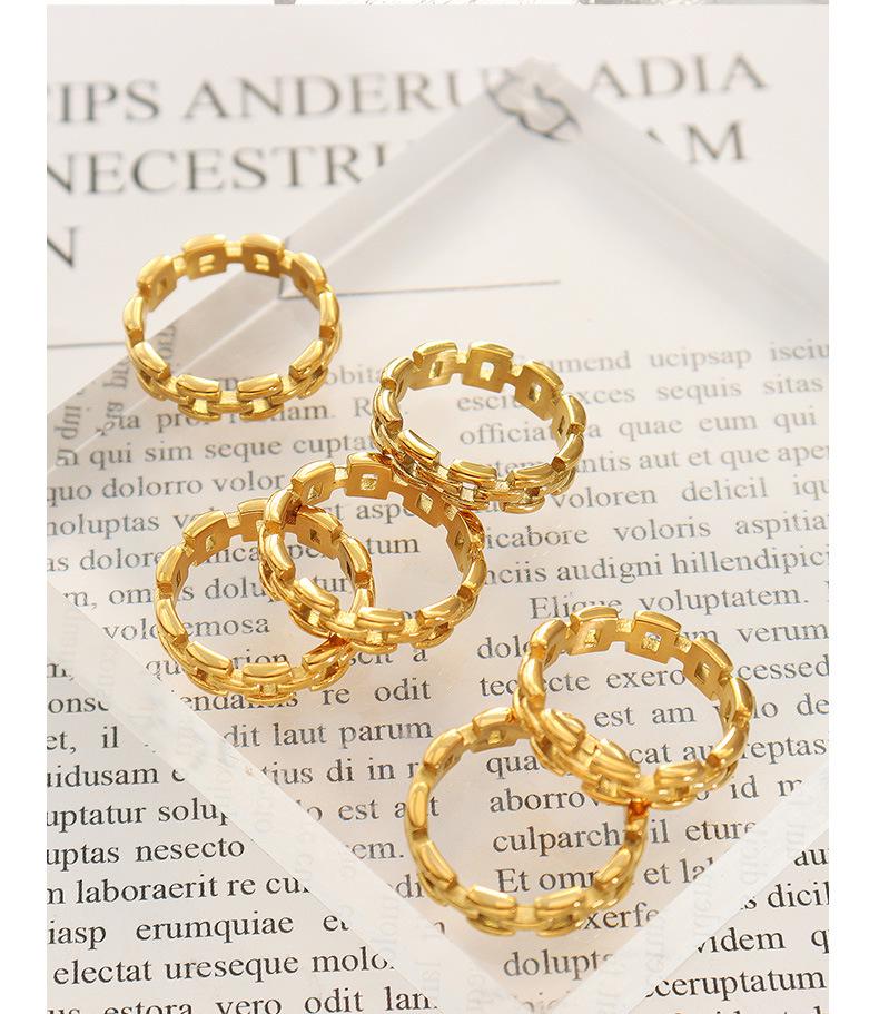 Minimalist European Gold-Plated Titanium Steel Link Ring for Men & Women