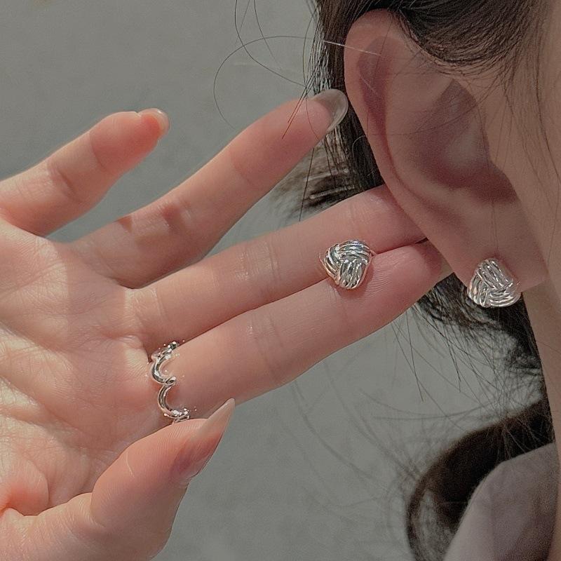 Design sense retro knotted earrings style simple fashionable retro ear jewelry