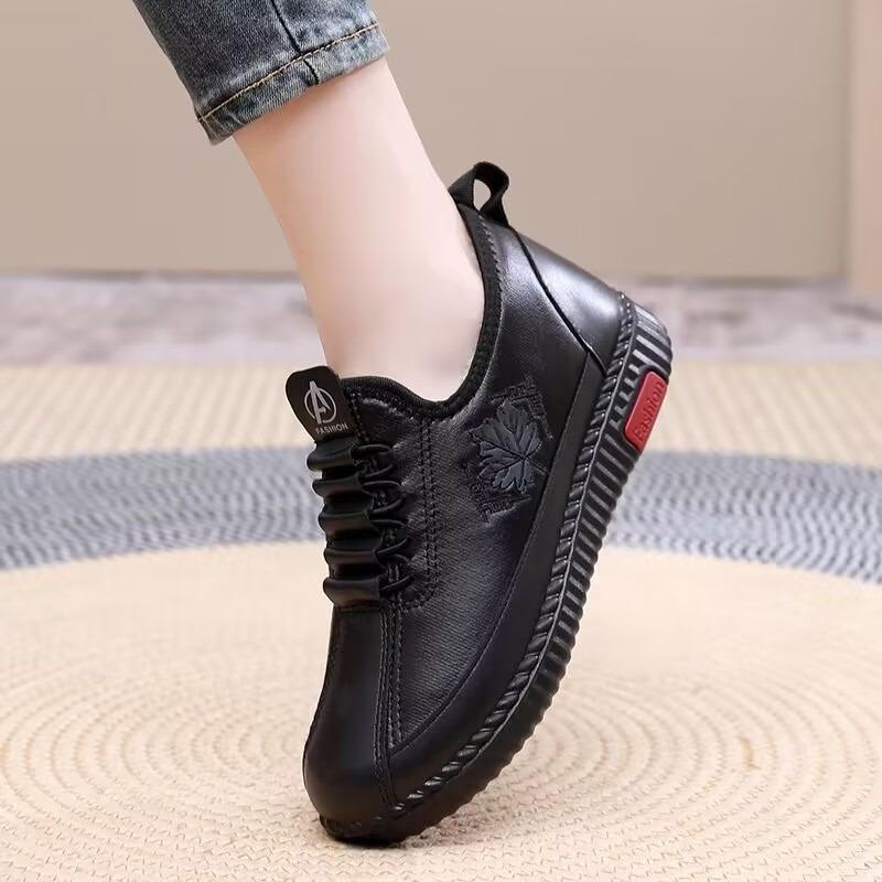 Winter new non-slip one-pedal comfortable casual women's shoes fleece snow boots thickened women's shoes medium old mother shoes