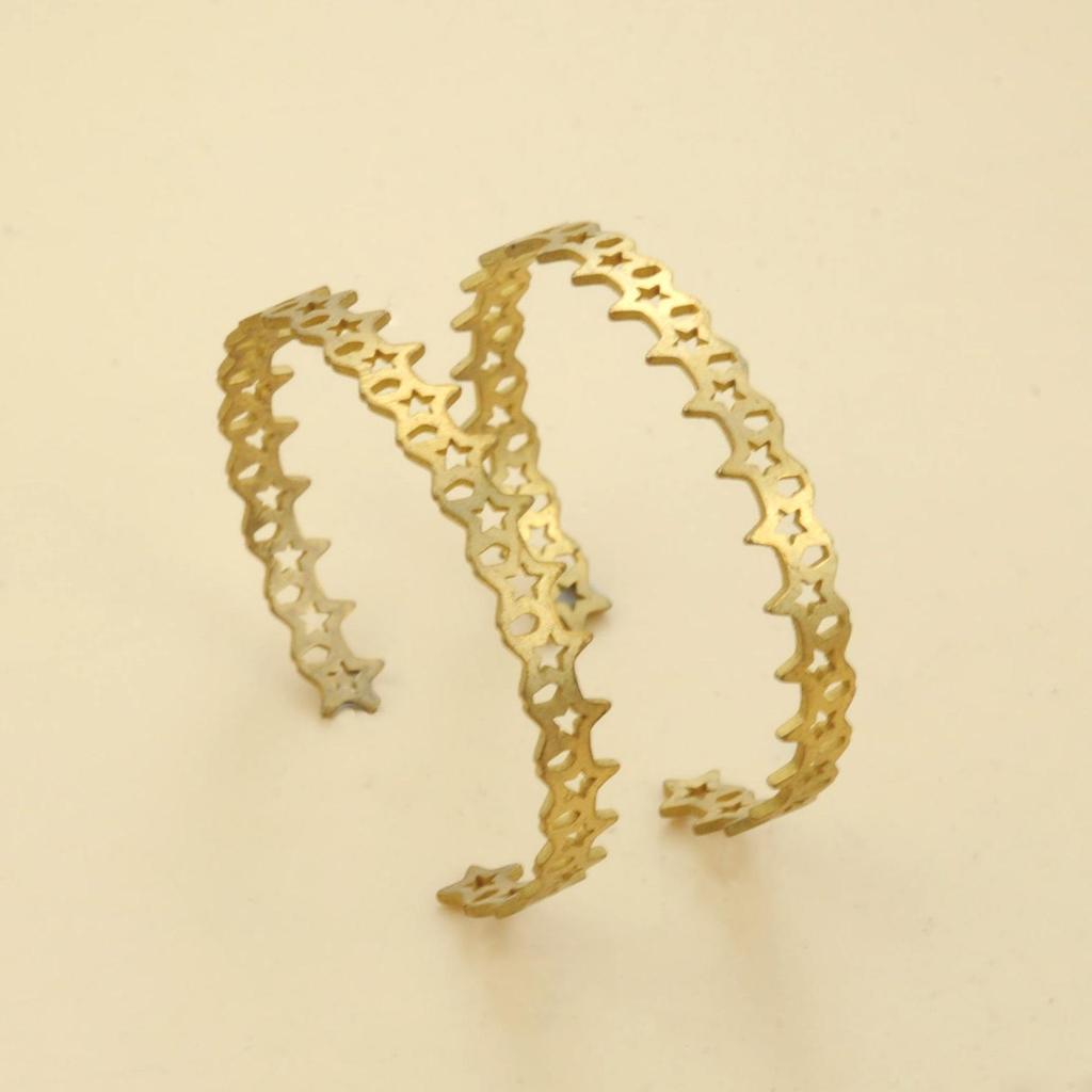 Elegant Star Circle Hollow Bracelet - Versatile European & American Style for Women