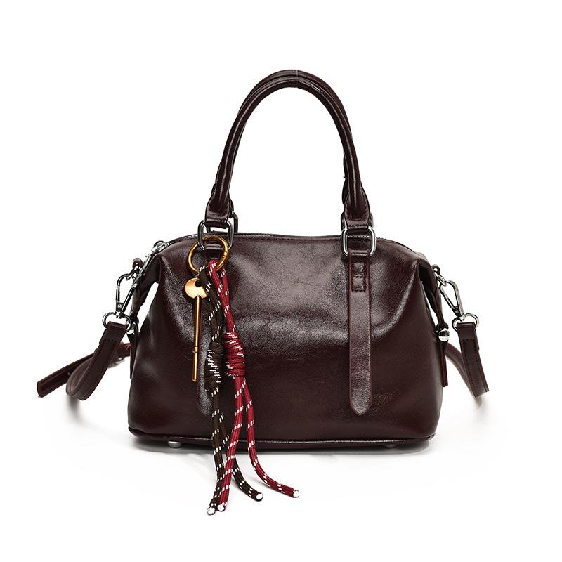 Light Luxury High-end Portable Boston Bag Women 2025 New Versatile Fashion Commuter Oil Wax Leather Shoulder Messenger Bag