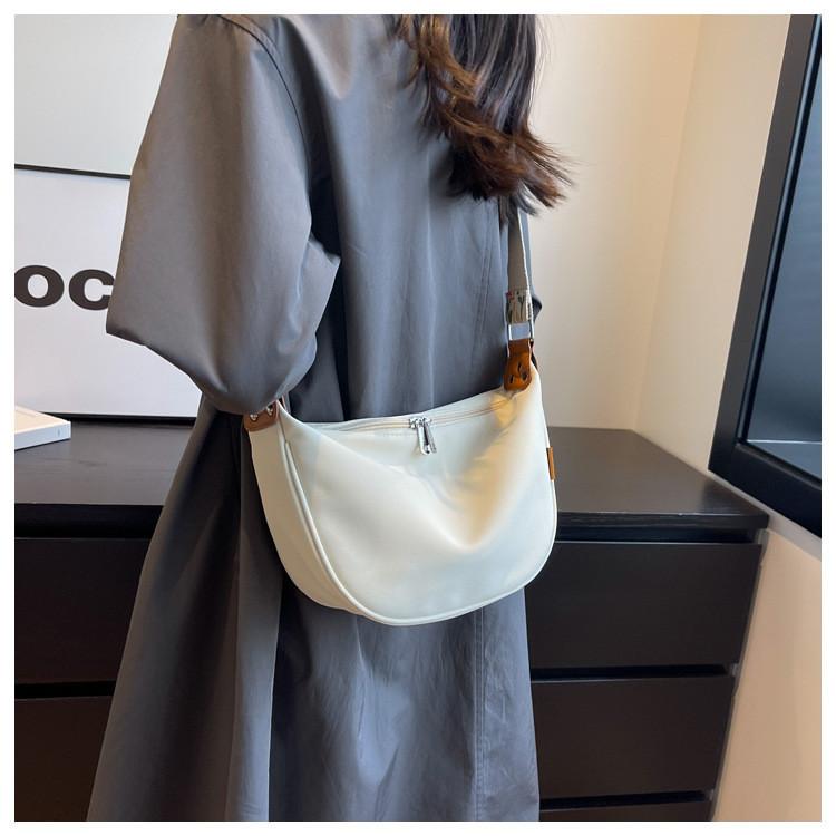 2023 New Urban Simple Canvas Dumpling Bag Women's Crossbody Bag Lightweight Small Shoulder Bag