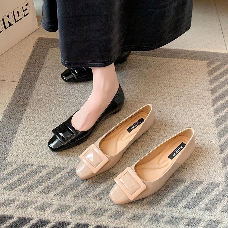 52014 French temperament square buckle patent leather commuter shoes shallow mouth low heel single shoes widened large size women's shoes 41