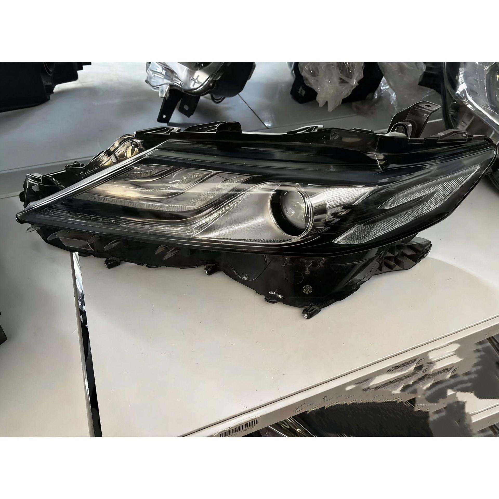Светодиодная фара в сборе для Toyota Camry 2018-2020 (Высокая комплектация США) No