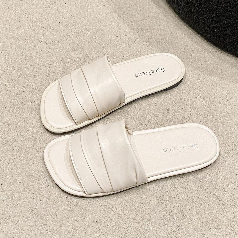 Beautiful flat-bottomed cool slippers women's summer outer wear 2025 new models with skirts beach vacation one-word sandals