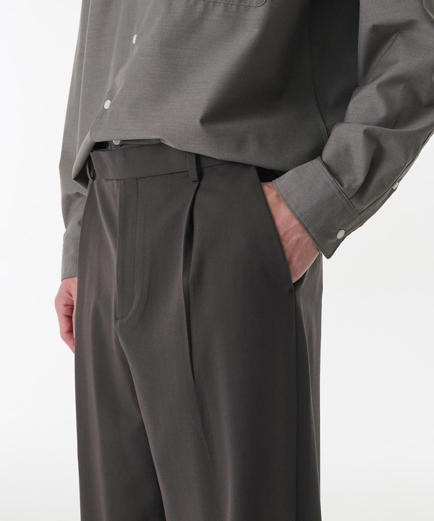 MUSINSA STANDARD One-Tuck Loose Tapered Hidden Banding Slacks [Gunmetal]