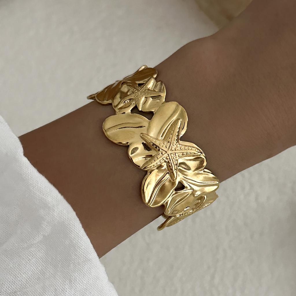 Vintage Stainless Steel Ocean Series Bangle for Women Gold Color Shell Starfish Conch Turtle Bracelet Boho Beach Party Jewelry