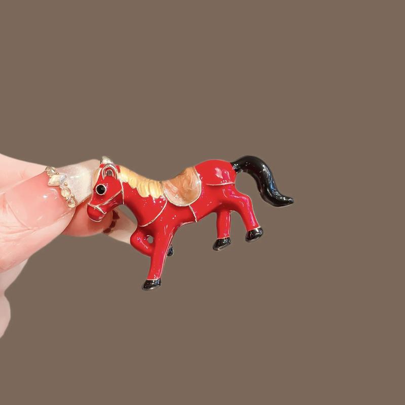 Trendy Enamel Cartoon Red Horse Brooches For Women Men Zodiac Animal Lapel Pins Friends Party Gifts Banquet Jewelry Accessories