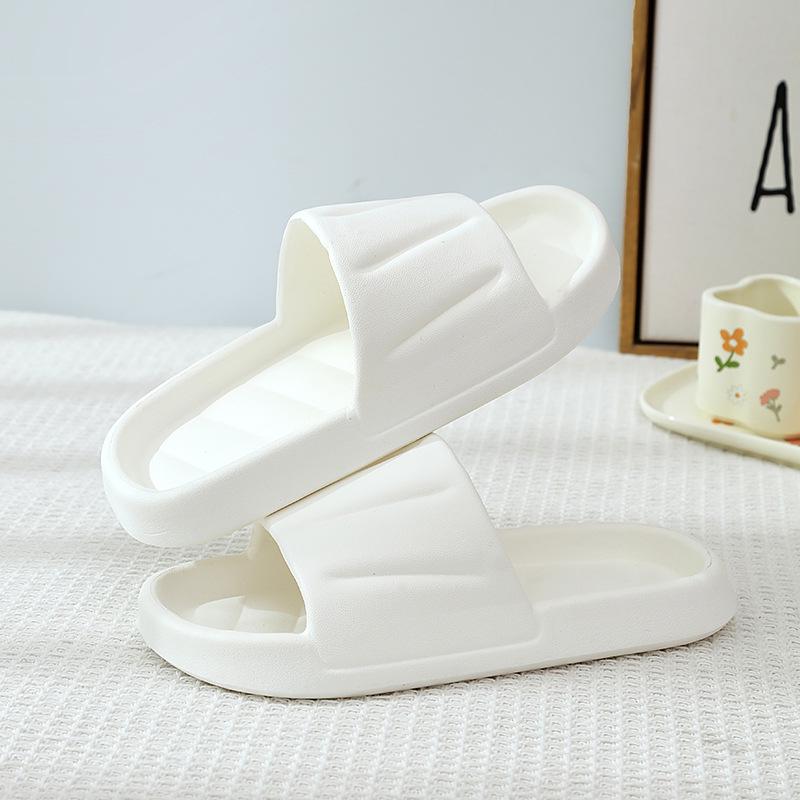 Little Bear Women's Non-Slip Summer Slippers: Portable, Shower-Ready, Cute Dorm & Hotel Bathroom Footwear