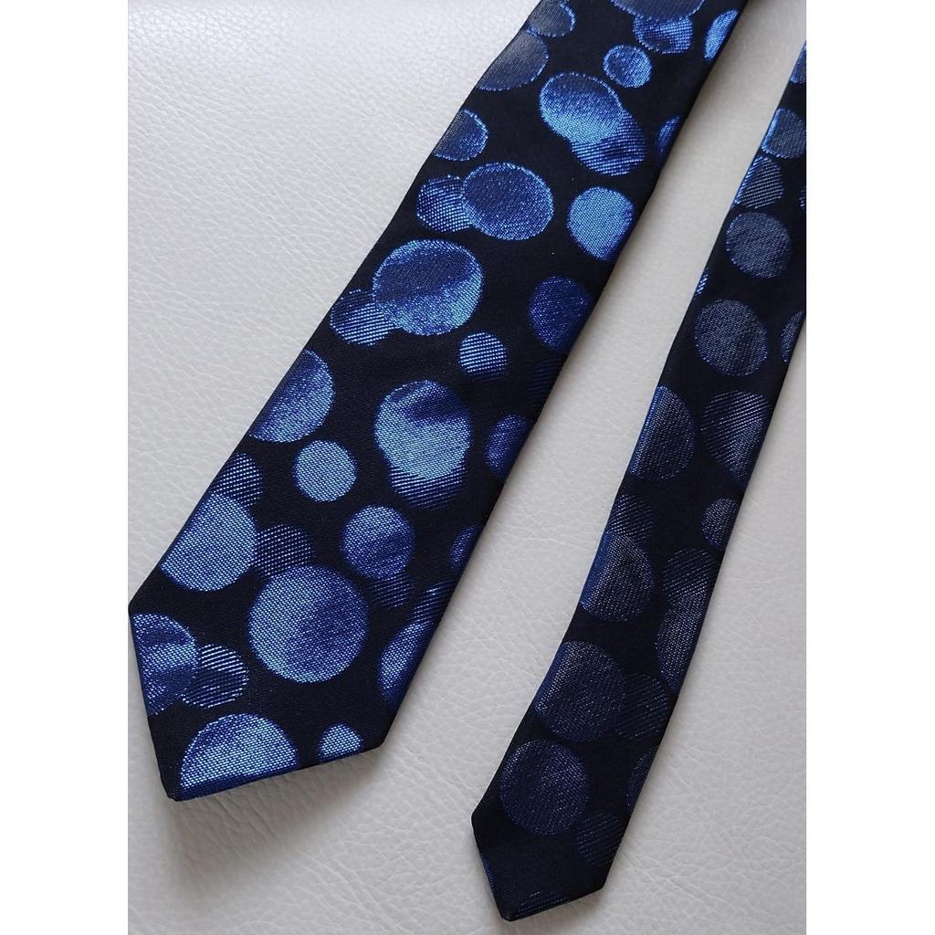 Used Irregular dot woven tie in metallic cobalt blue, using lacquered silk thread