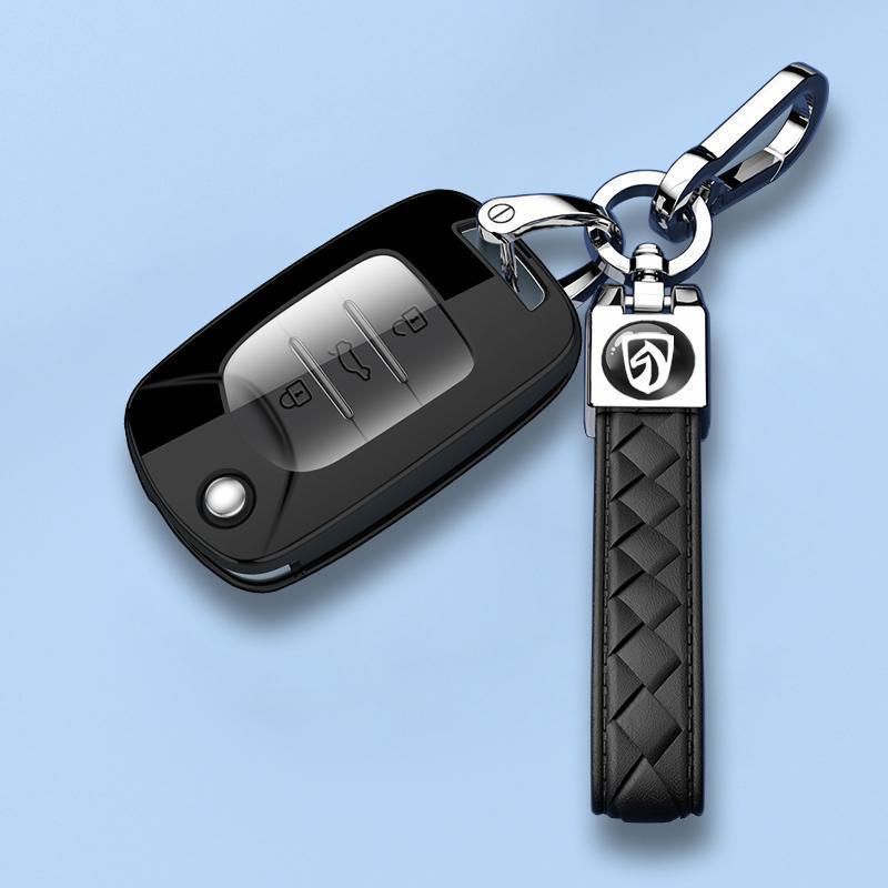 18-21 Baojun 530 Key Cover: Comfortable 1.5L Folding Shell with Hanging Buckle Chain.