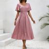 Damen-Freizeitkleid mit V-Ausschnitt, taillierter Silhouette und Polka-Dots, kurzen Ärmeln