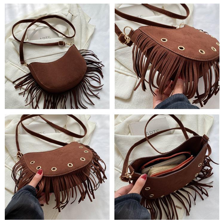 PU Leder Tasche Quaste Personalisierte frauen Tasche 2023 Neue Mode Niet Schulter Tasche Knödel Tasche Crossbody Mond Tasche