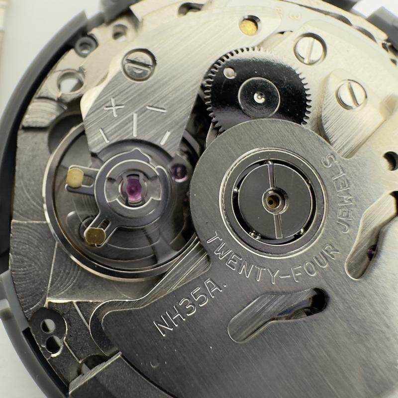 Japan Genuine NH35 NH35A Mechanical Movement Black-Gold Datewheel 3.0/.8 Crown Version 24 Jewels High Accuracy 4R35B Mod Parts