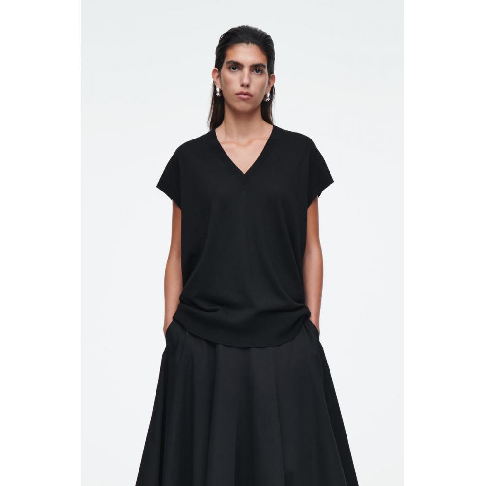 

Жилет из мериносовой шерсти с V-образным вырезом COS Japan Black/XS