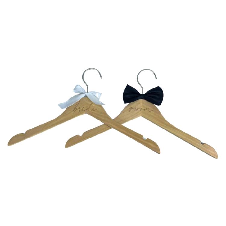 2 шт Многофункциональная деревянная вешалка для свадьбы пылезащитный держатель для одежды крючок для официальных случаев свадебного платья и костюма 990₽