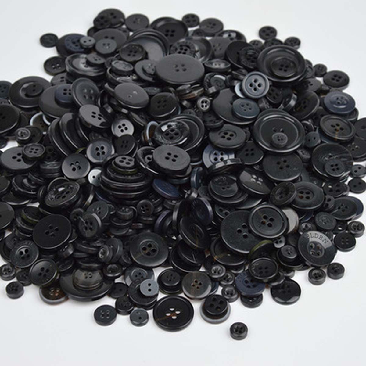 

50-100 randomly mixed color Cat eye Four Eye Button, circular resin sewing buttons, Diy cutting and pasting multi-color чорний