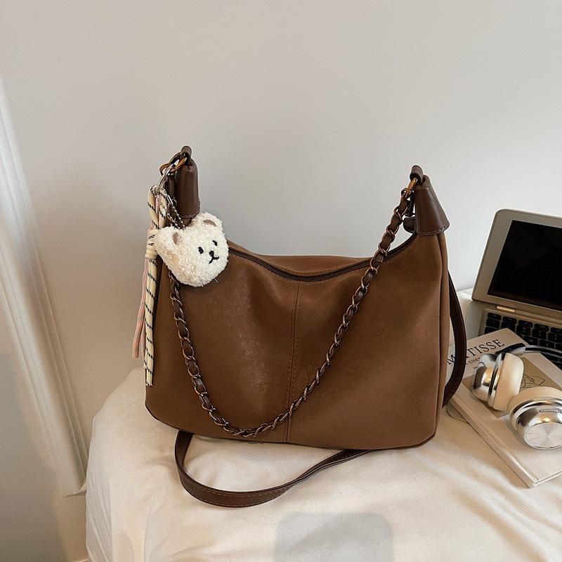 

Fashion and simple casual dumpling bag 2025 autumn trend simple shoulder bag large capacity commuter messenger bag bag women