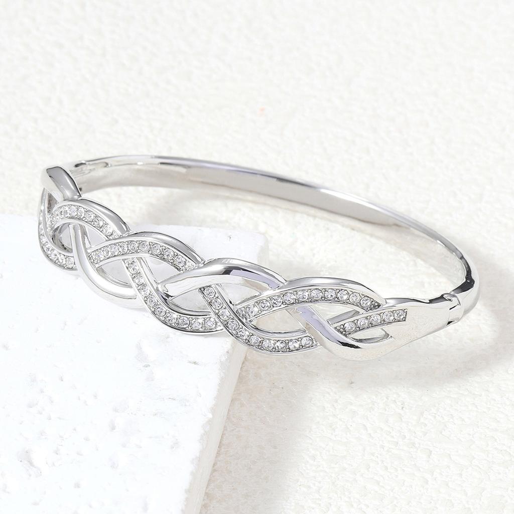 New Braided Cross Bracelet for Women, Light Luxury and High-end Bracelet, Fashionable and Versatile Jewelry Bracelet for Men