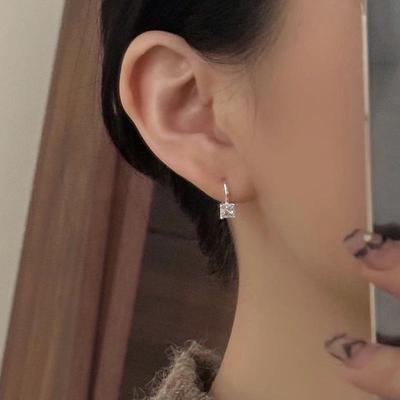 Elegante Geometrische Zuckerwürfel-Ohrringe: Japanischer & Koreanischer Herbst/Winter-Stil für Damen - Leichter Luxus für den Alltag