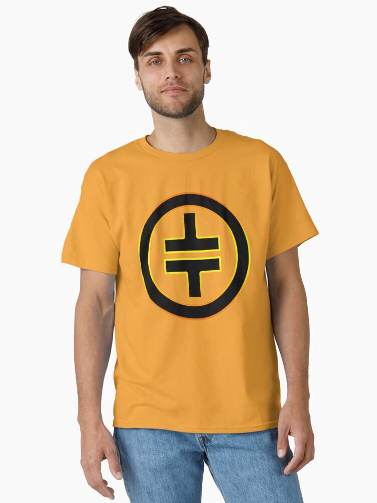 TT Fited Classic T-Shirt