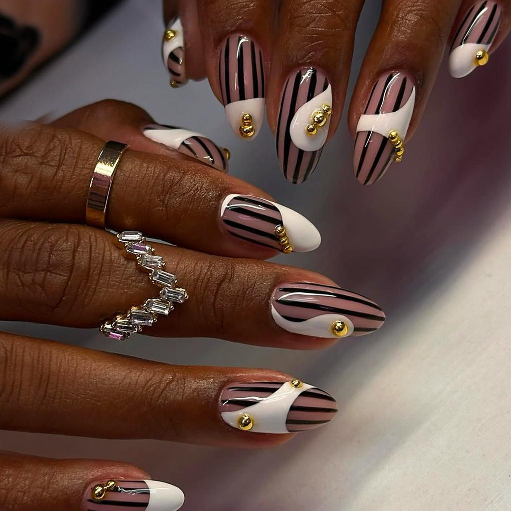 24PCS Luxury 3D Golden Patterns Oval Press On Nails with Glue Simple Checkerboard Designs French Almond Fake Nails Wearable Nail