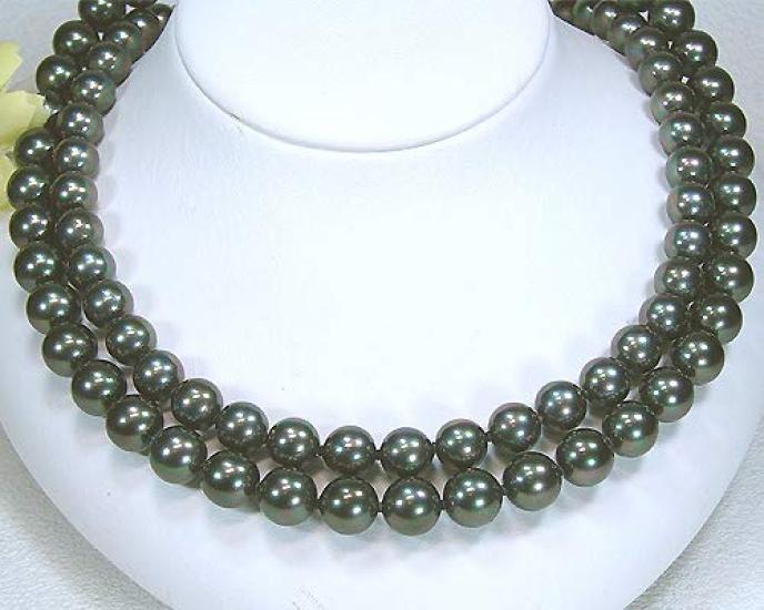 [Your and My Jewelry Box] Black Pearl Necklace and Earrings (Piercings) Set, Peacock Color  Black Mother-of-Pearl Pearls 8.0mm and Up Size Made In
