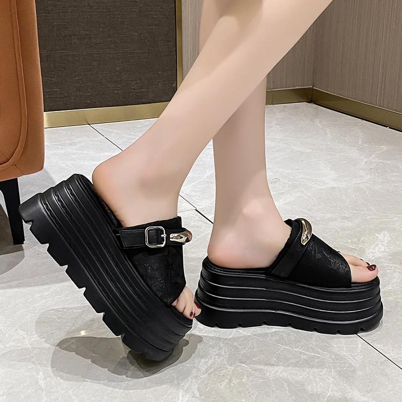 Fashion 8CM Heels Chunky Slippers For Women Open Toe High Platform Sandals Woman 2025 Fashion New Summer Thick Bottom Beach Flip Flops