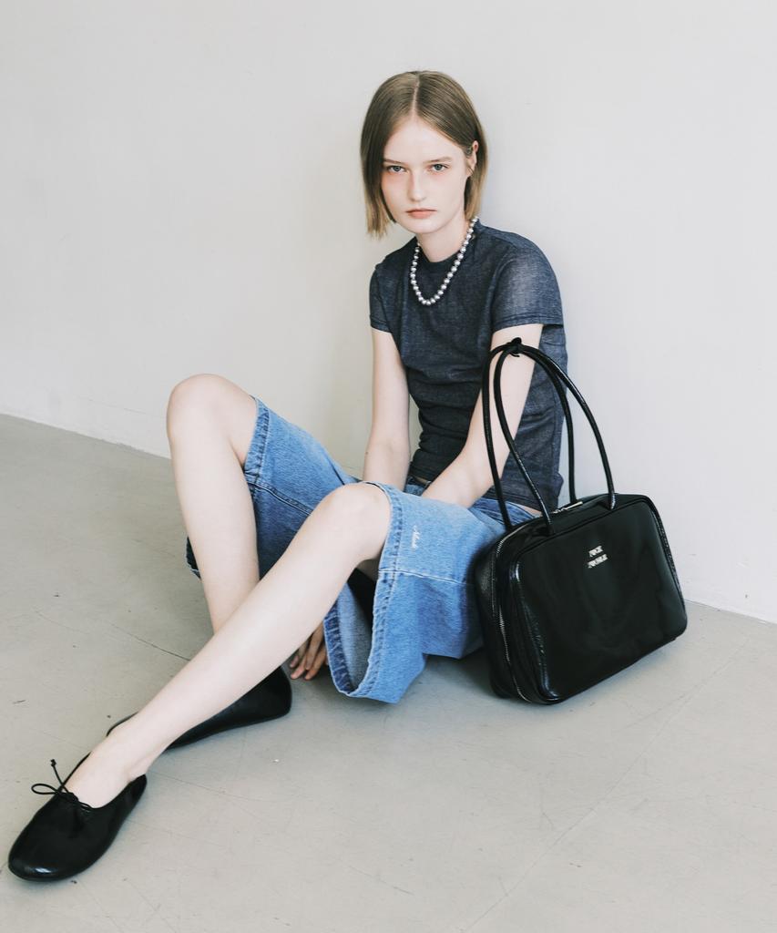 Nick&Nicole Nicole Logo Minimal Square Bag_Black