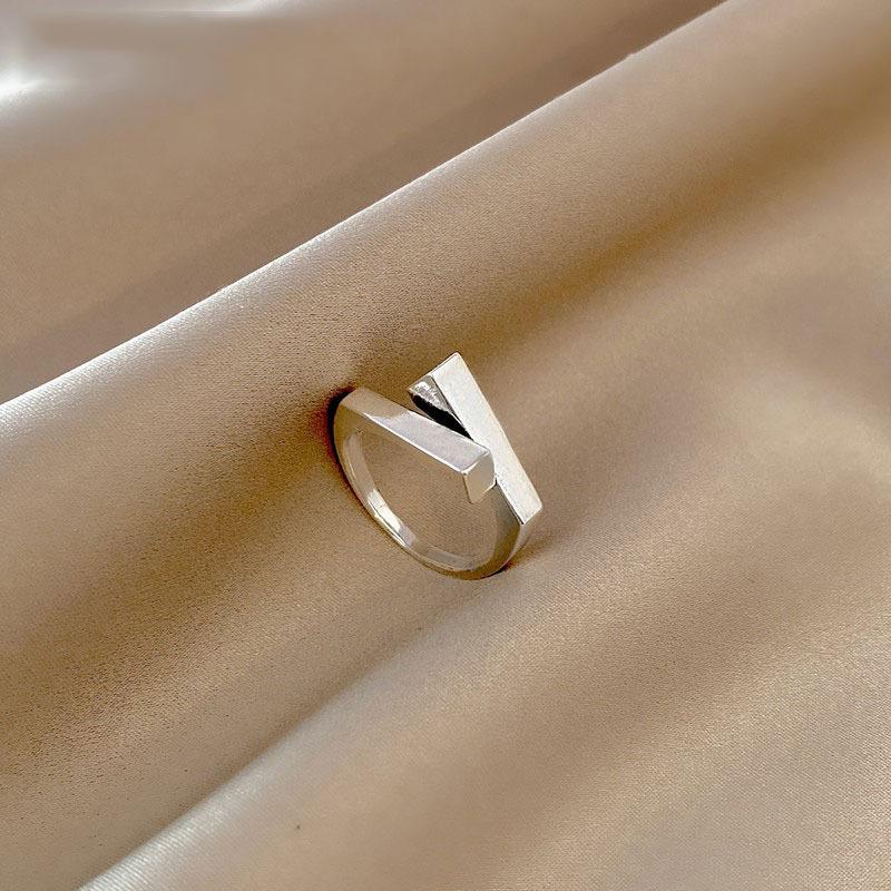 Women's High-End Rectangle Band Ring - Open, Versatile, Simple, Trendy Design for Index Finger