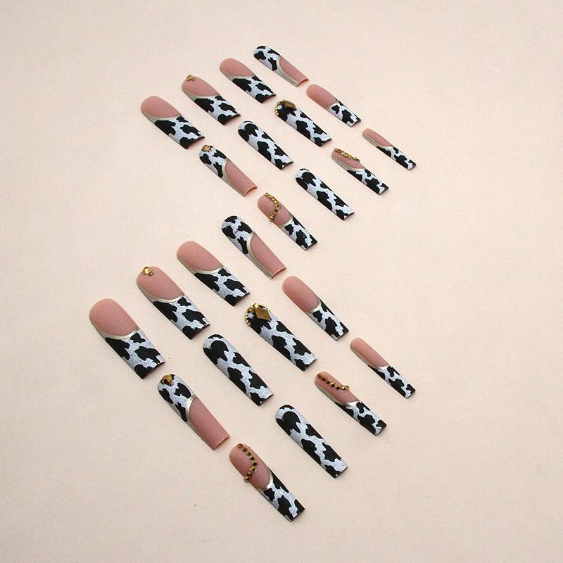 Noble milk pattern water pipe nail golden diamond Spice Girls ins wind European and American fake nails wearing nail finished product