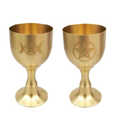 Calice a Stella Pentagramma su Piedistallo Ottone Tazza Cerimoniale con Disegni Intricati per Occasioni Sacre e Decorazione
