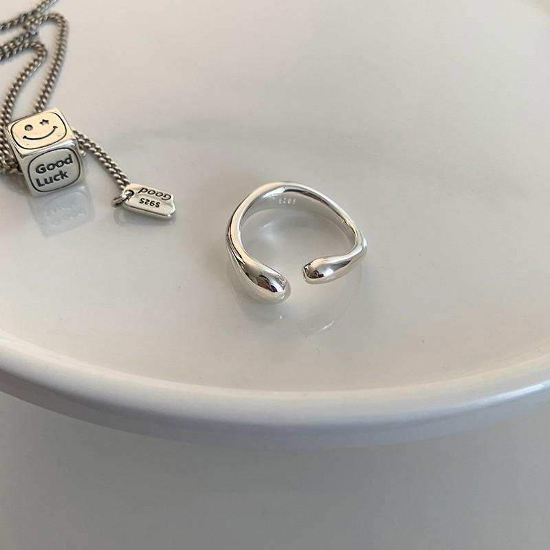 925 Chic Sterling Silver Ring With Sparkly Zirconia Stones For Unique Accessories Womens