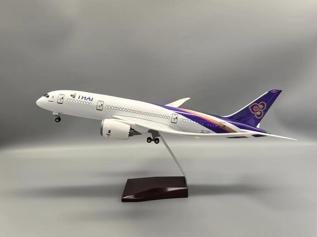 B787 Scale Diecast 47CM Plane Model Thailand Airways 787 Model Airplane Plane Model With Landing Geal for Decoration Collection