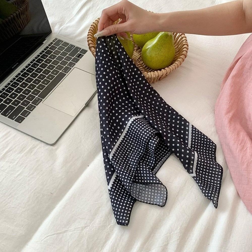 Fresh And Simple Women's Scarf Korean-style Artistic Headscarves Trendy Small Square Scarves