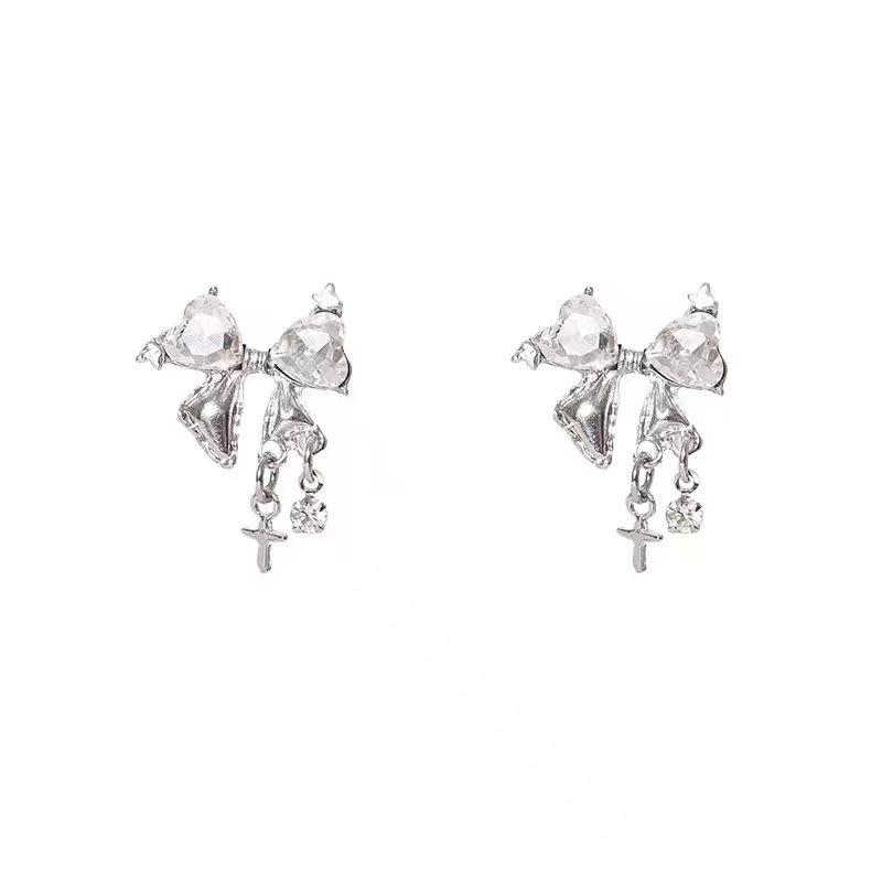 Niche Rhinestone Bow Earrings - Elegant High-End Fashion Jewelry for Autumn/Winter