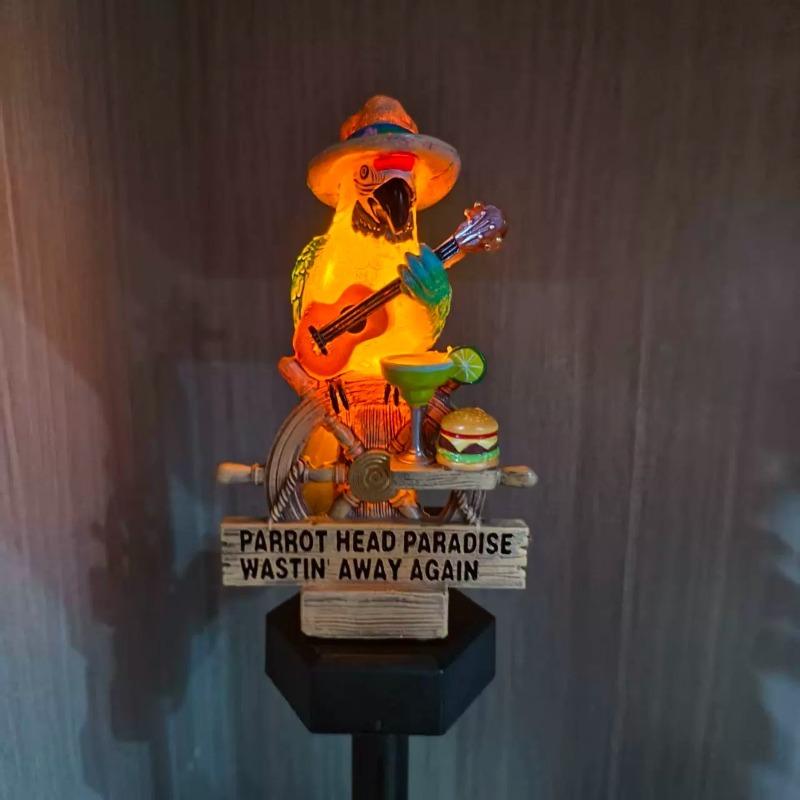 Solar-Powered Outdoor Parrot Stake Light Resin Waterproof Led Parrot Ornament Lamp Decorative for Lawn Backyard Party