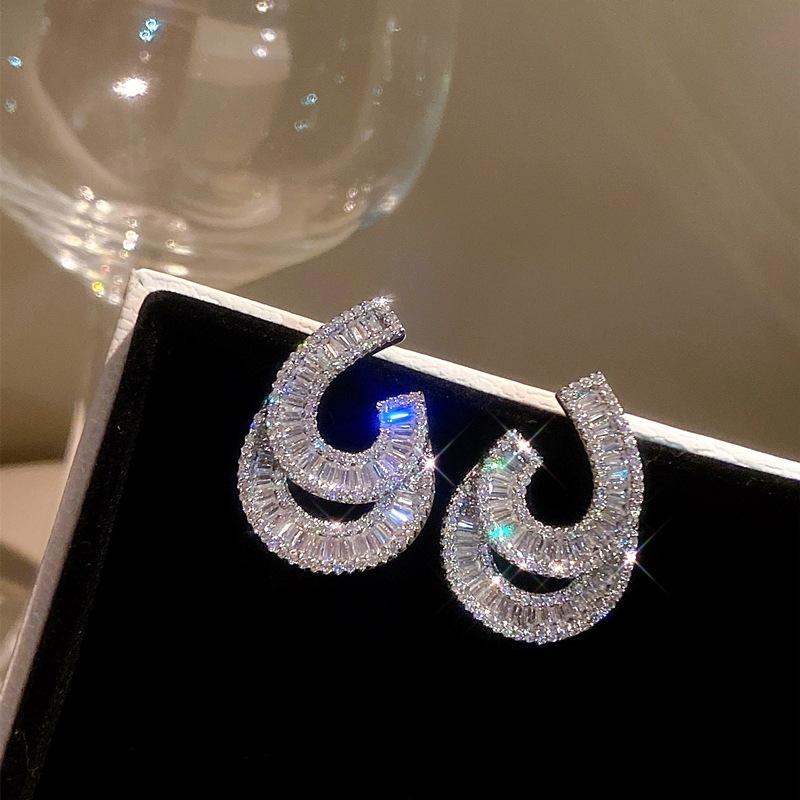 

New Light Luxury Crystal zircon Eardrops with Personalized Shining Inlaid Zircon Design and Geometric Water Drop Accessories