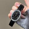 Montre Mode Rétro Style Hong Kong pour Femmes Simple et Polyvalente Échelle Romaine Montre à Quartz Bracelet