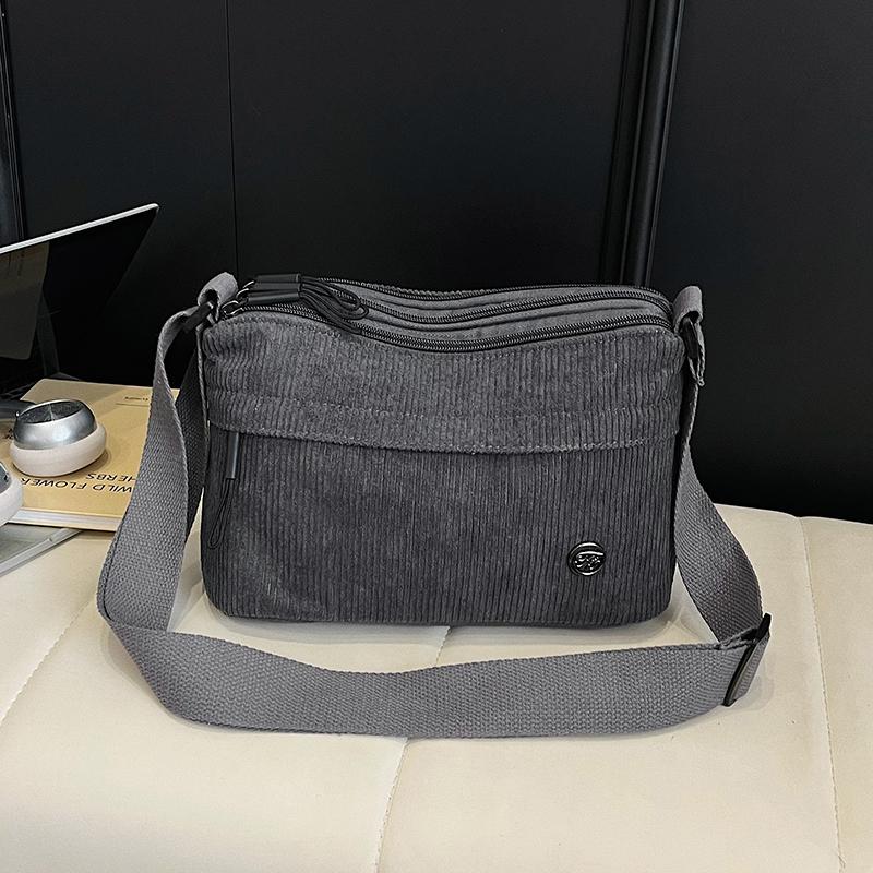 New Minimalist Fleece Women's Multi-Layer Shoulder Bag Versatile Crossbody Bag Multi-Layer Commuting Bag Crossbody Bag