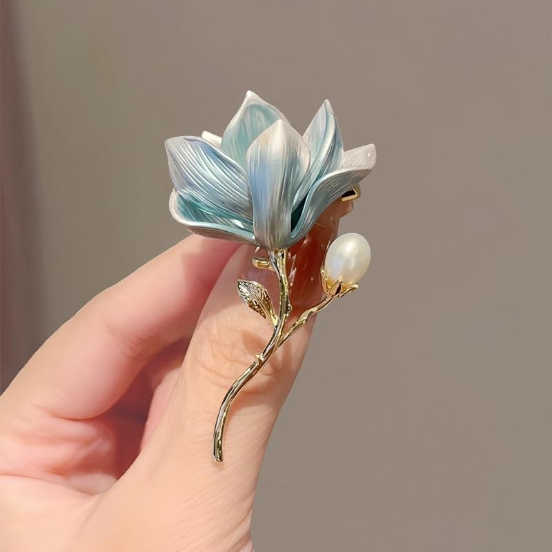 

Elegant and Delicate Magnolia Flower Brooch, High-end and Fashionable Brooch with A Sense of Sophistication