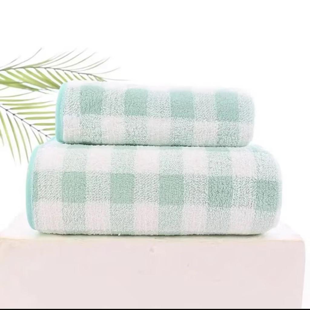 Farbblock-Karo-Handtuchset aus Korallenfleece - Hoch saugfähig, fusselt nicht, weiche Kante Gesichtshandtücher